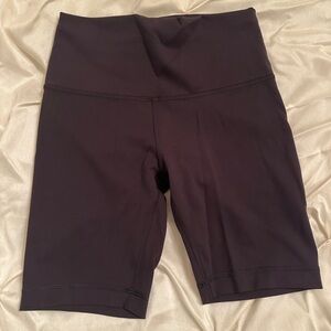 Lululemon Wunder Train High Rise Short 8"
Black